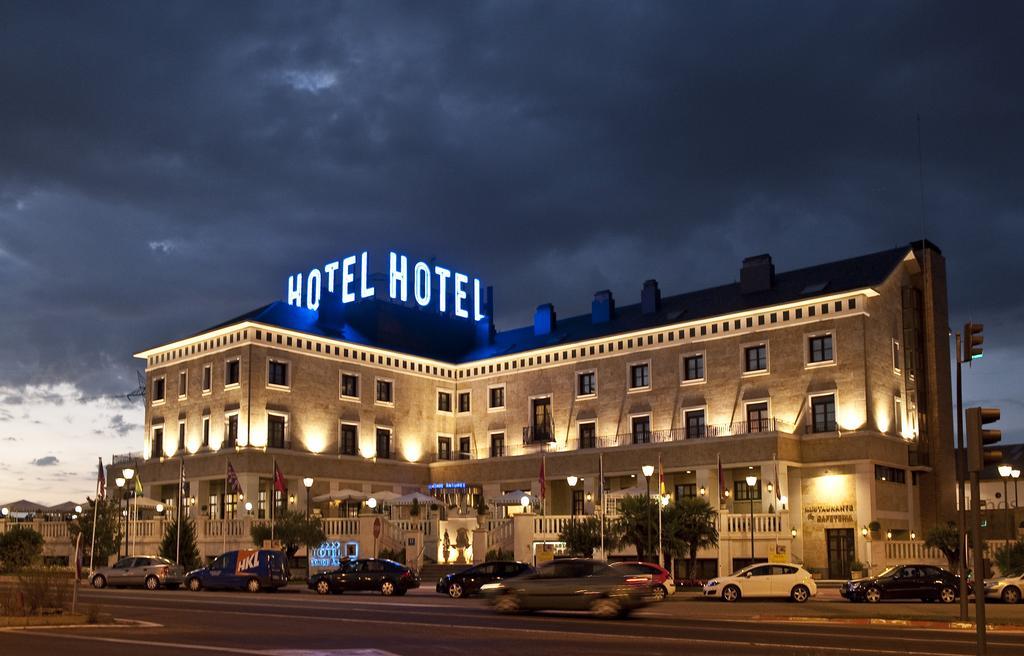 Hotel Conde Ansurez By Almia Hoteles Валадоид Екстериор снимка
